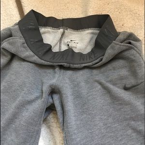 nike dri-fit sweatpants